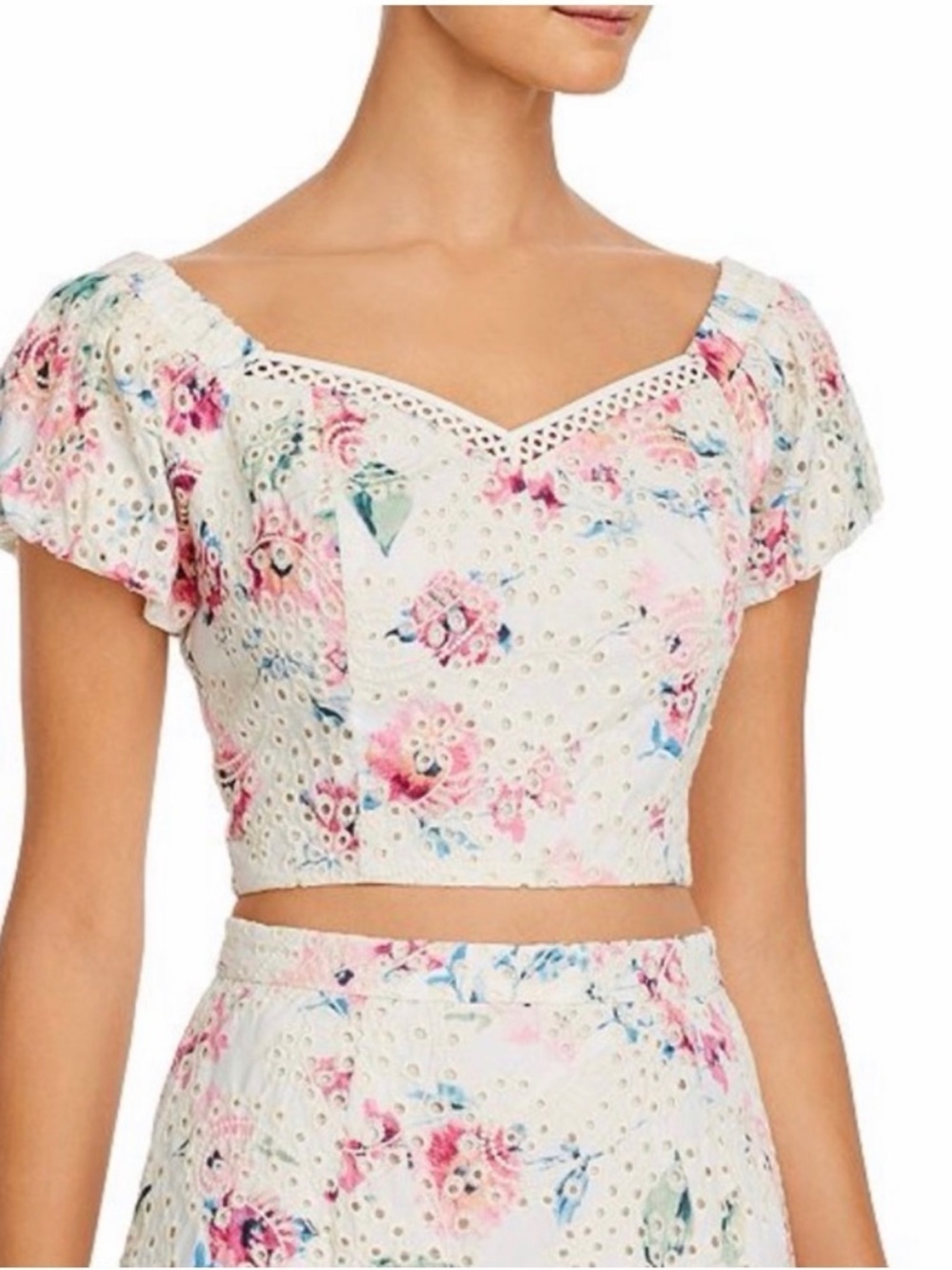 AQUA Floral Eyelet Puff Sleeve Crop Top – Size Small 💙✨ - Picture 2 of 6